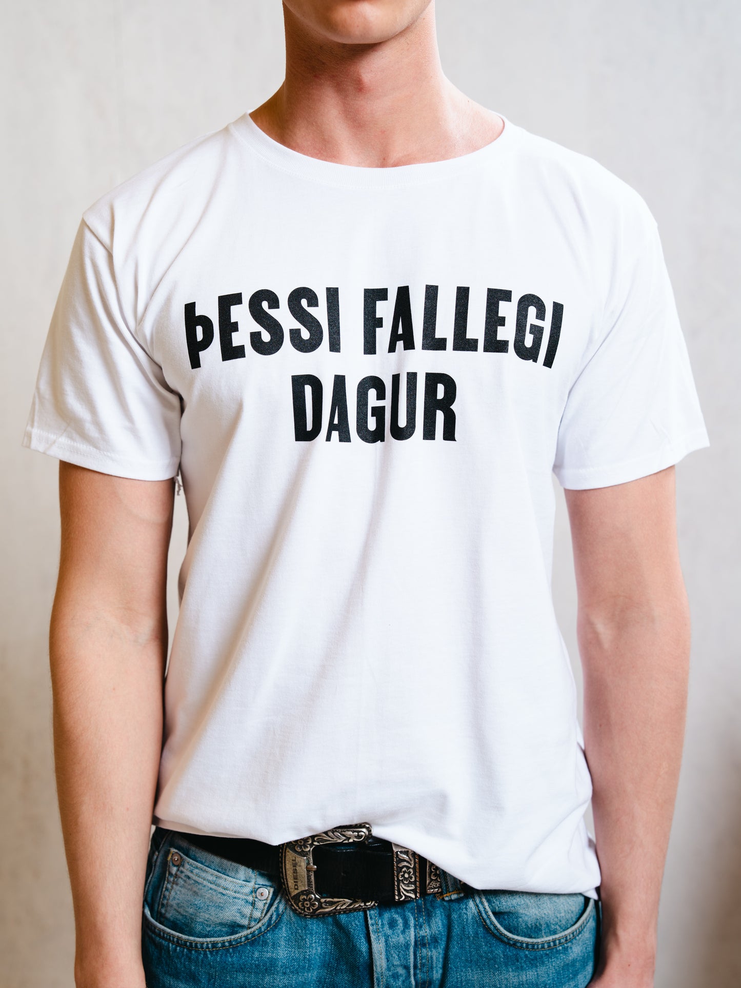 Þessi fallegi dagur – Bolur