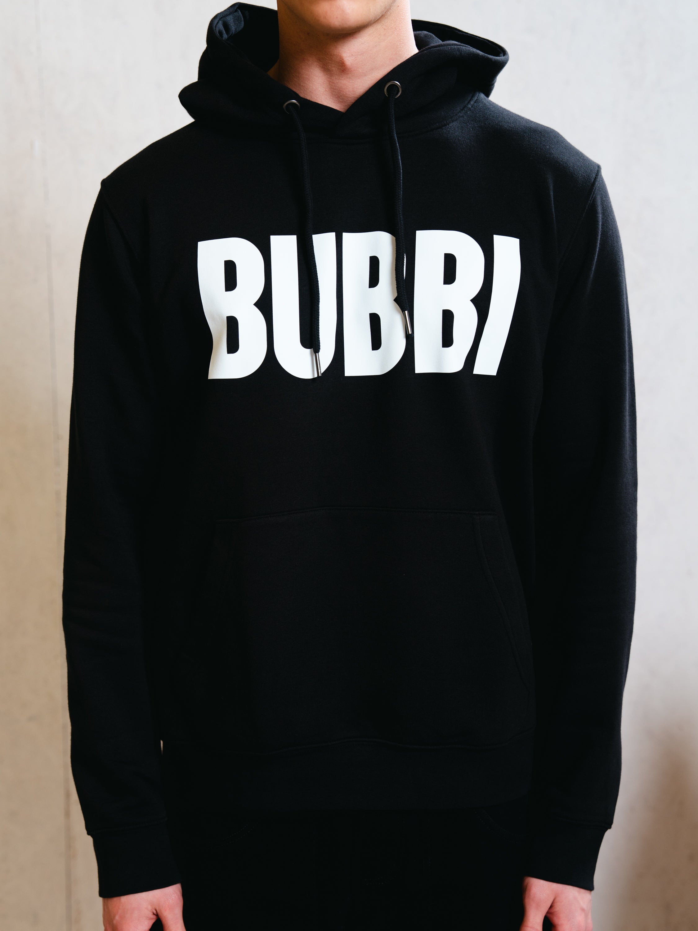 BUBBI – Hettupeysa (Svört)
